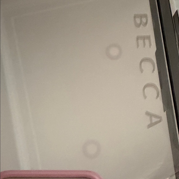 BECCA Silver Heart Compact - Picture 4 of 4